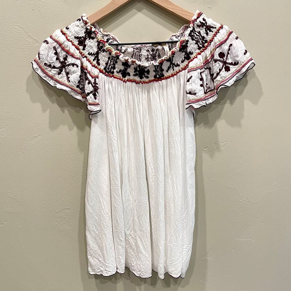 Poupette St. Barth White Embroidered Off the Shoulder Top - Size: 2